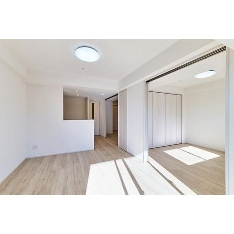 �y���ԁE���r���O�z�@