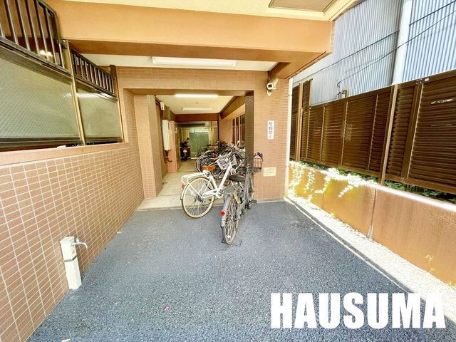 �y���̑��ݔ��z�@���ԏ�