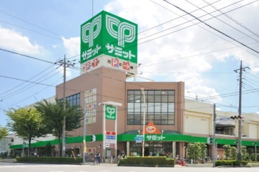 �y���Ӂz�@�T�~�b�g�X�g�A��ʖؓX �k��3���B�摜�̓C���[�W�ł� 190m