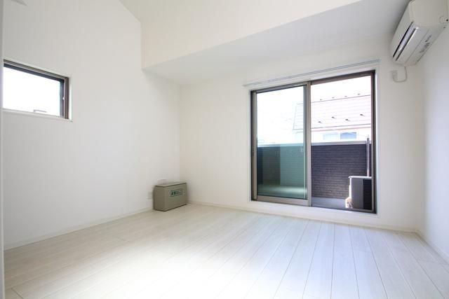 �y���ԁE���r���O�z�@