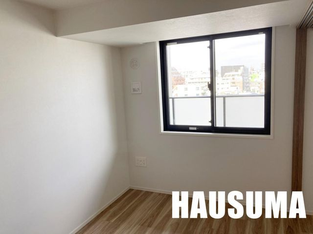 �y�����E���r���O�z�@