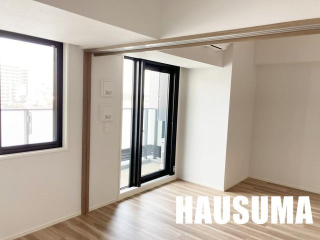 �y�����E���r���O�z�@