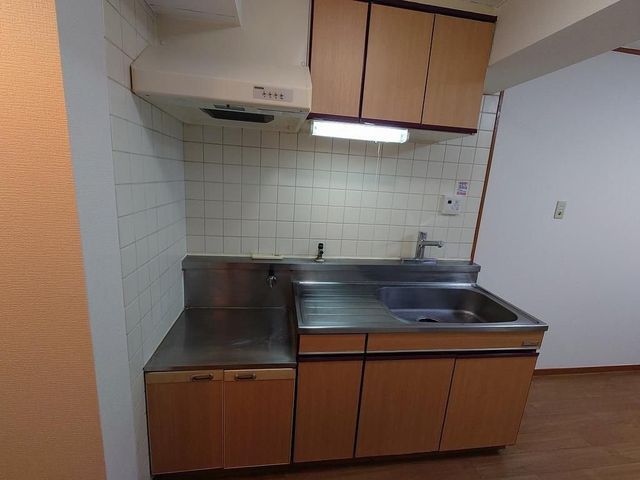 �y�L�b�`���z�@