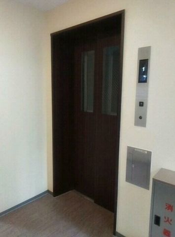 �y���̑��z�@�G���x�[�^�[