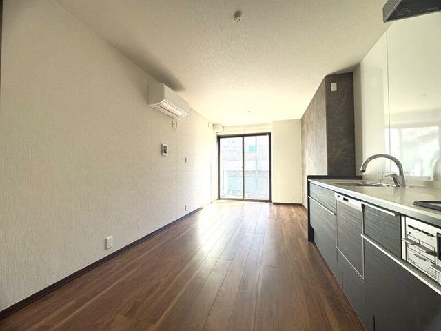 �y���ԁE���r���O�z�@