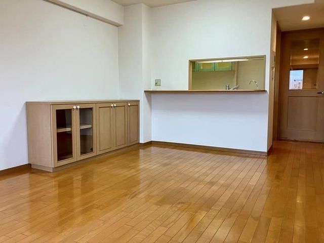�y���ԁE���r���O�z�@