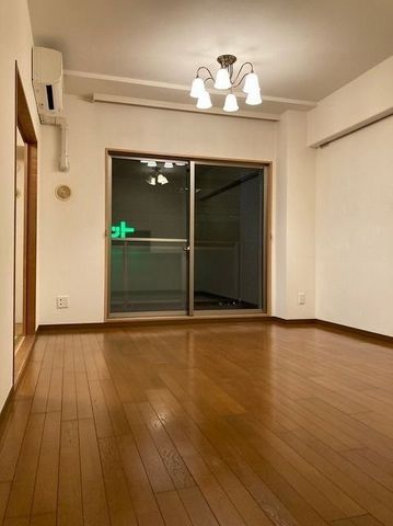 �y���ԁE���r���O�z�@