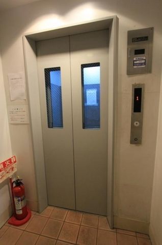 �y���̑��z�@�G���x�[�^�[