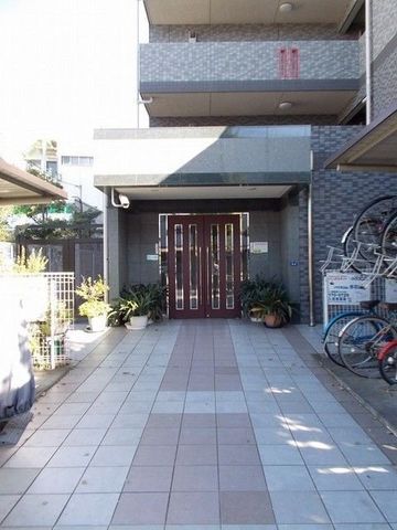 �y�G���g�����X�z�@