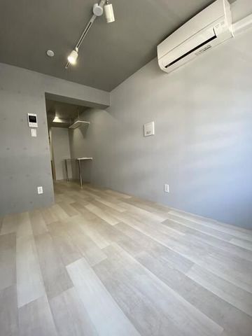 �y���ԁE���r���O�z�@