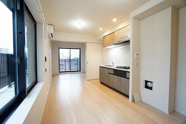 �y���ԁE���r���O�z�@