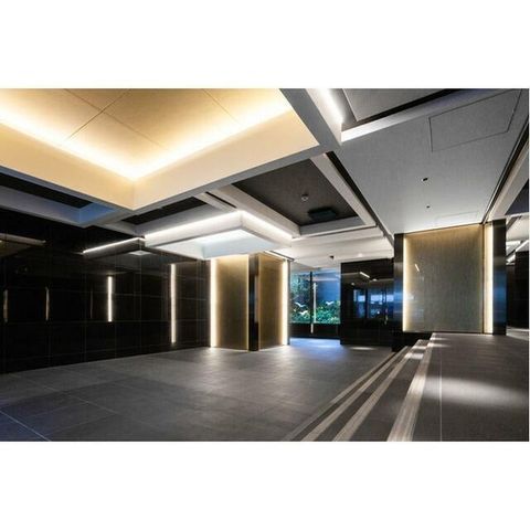 �y�G���g�����X�z�@