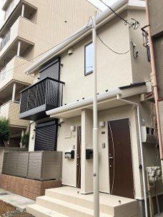 �y�G���g�����X�z�@