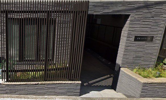 �y�G���g�����X�z�@