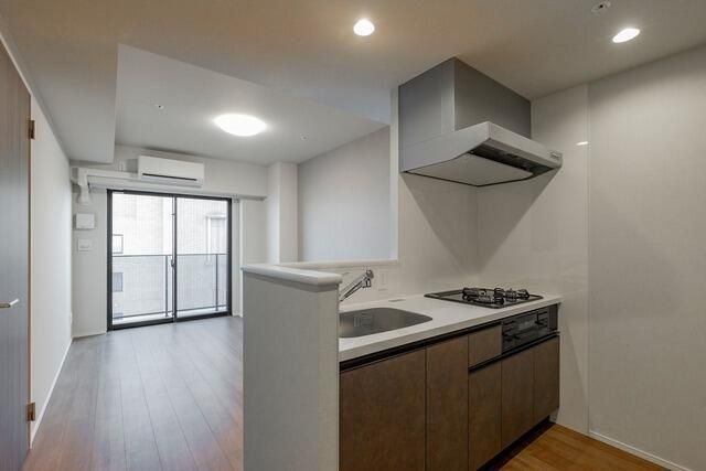 �y���ԁE���r���O�z�@