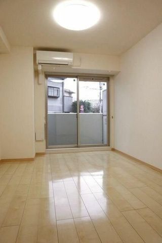 �y���ԁE���r���O�z�@