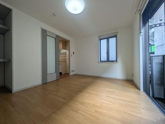 �y���ԁE���r���O�z�@