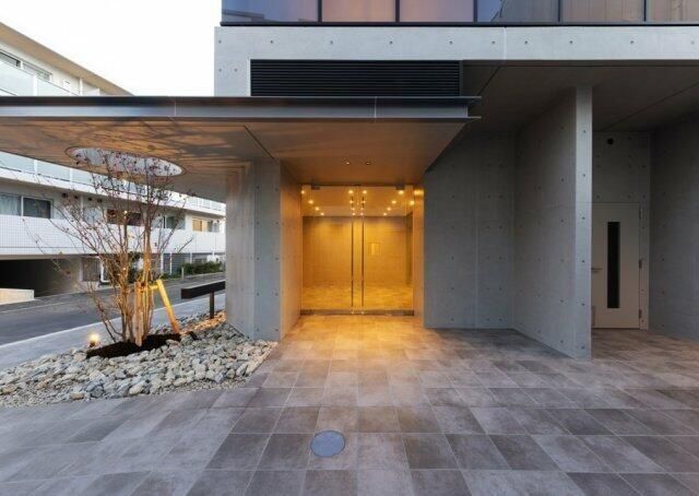 �y�G���g�����X�z�@