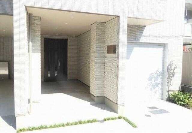 �y�G���g�����X�z�@