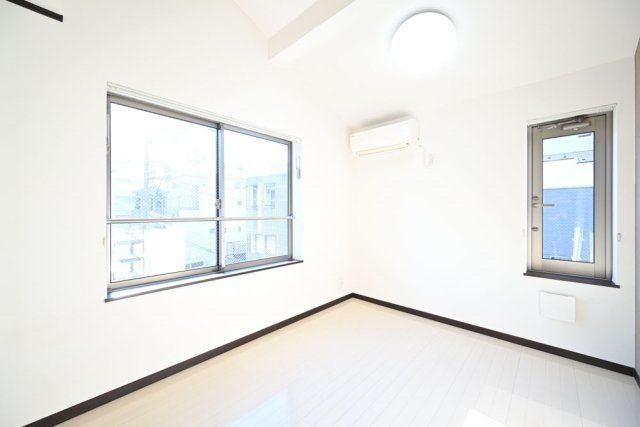 �y���ԁE���r���O�z�@