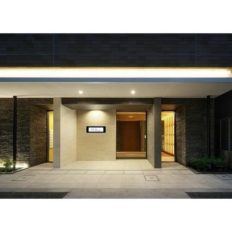 �y�G���g�����X�z�@