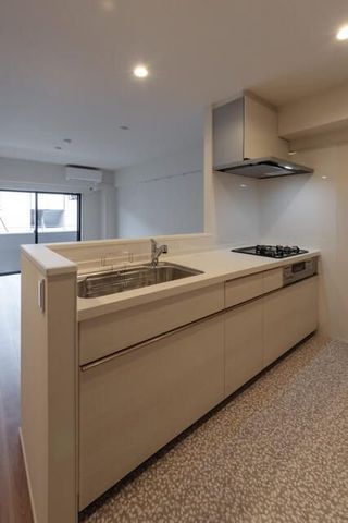 �y�L�b�`���z�@