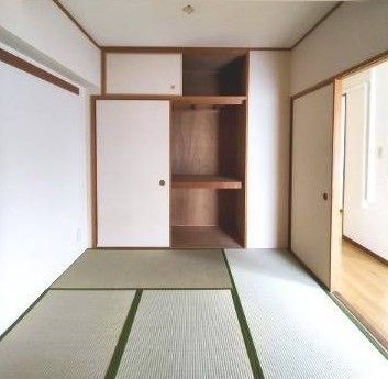 �y���ԁE���r���O�z�@���[