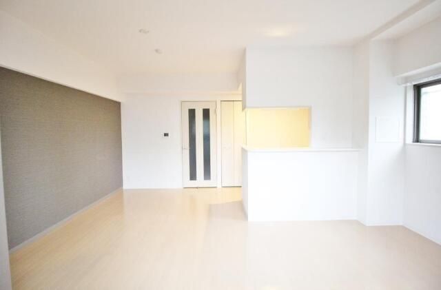 �y�����E���r���O�z�@