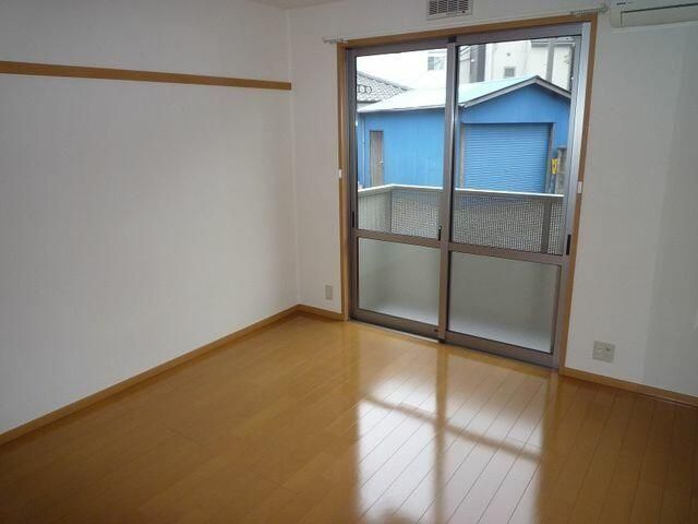 �y���ԁE���r���O�z�@