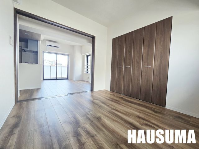 �y�����E���r���O�z�@