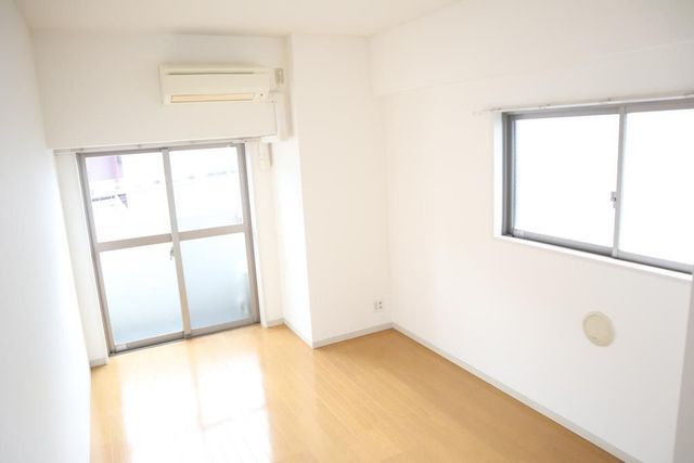 �y���ԁE���r���O�z�@