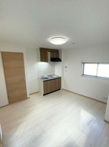 �y���ԁE���r���O�z�@