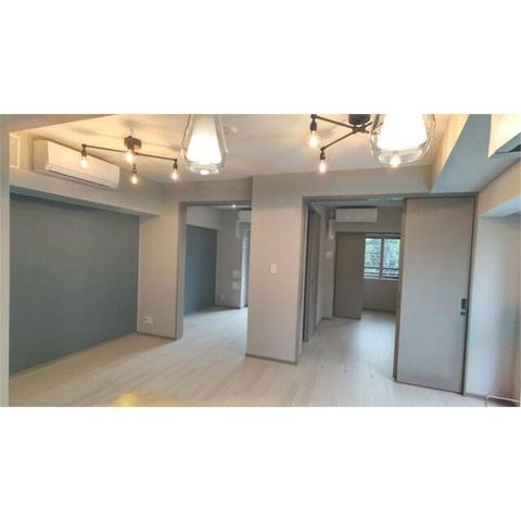 �y���ԁE���r���O�z�@