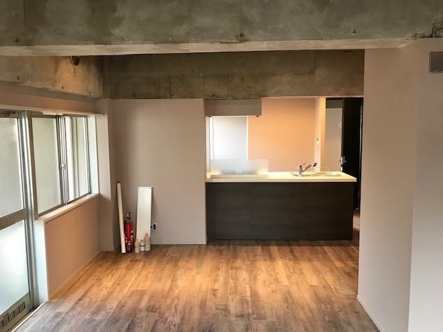 �y���ԁE���r���O�z�@