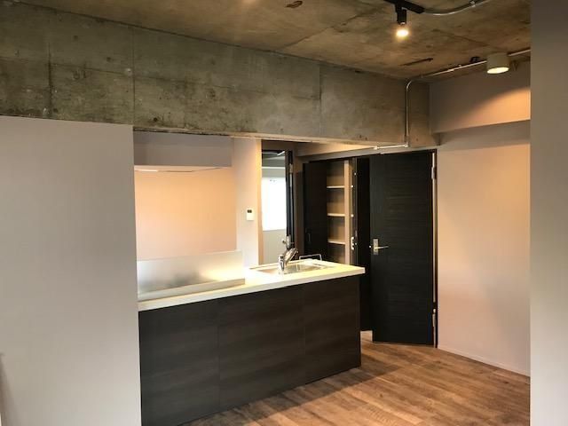 �y���ԁE���r���O�z�@