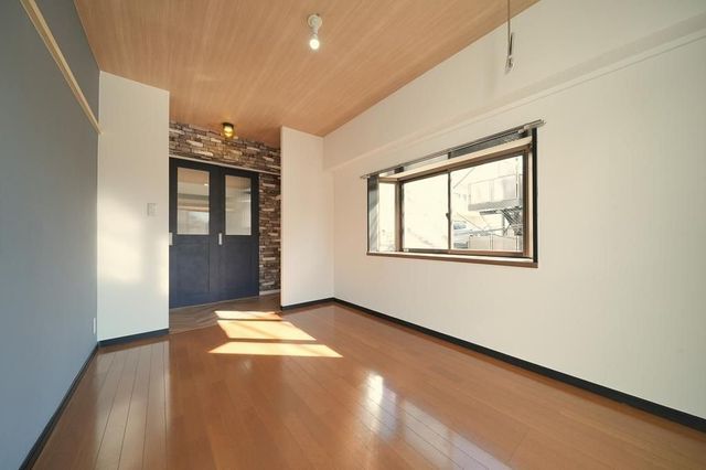 �y���̑������E�X�y�[�X�z�@