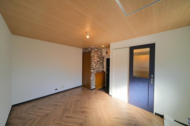 �y���ԁE���r���O�z�@