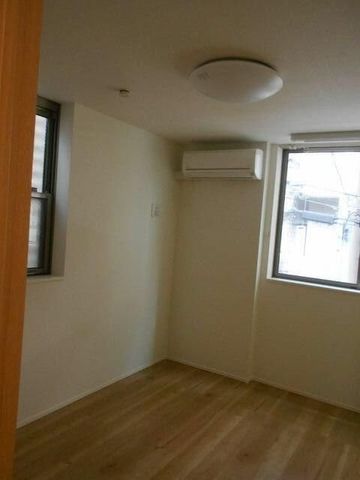 �y���̑������E�X�y�[�X�z�@