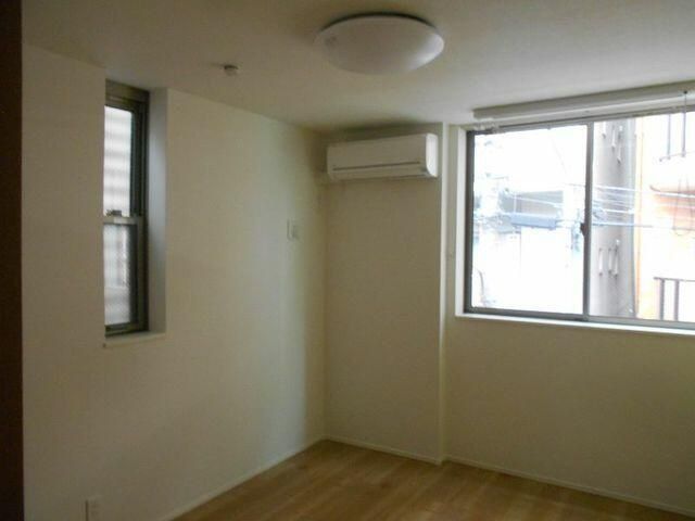 �y���ԁE���r���O�z�@