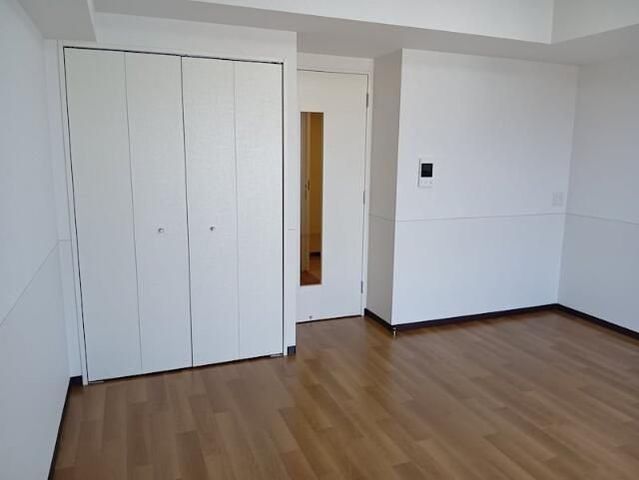 �y���ԁE���r���O�z�@