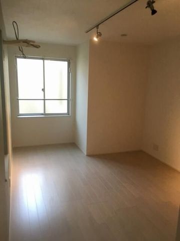 �y���ԁE���r���O�z�@