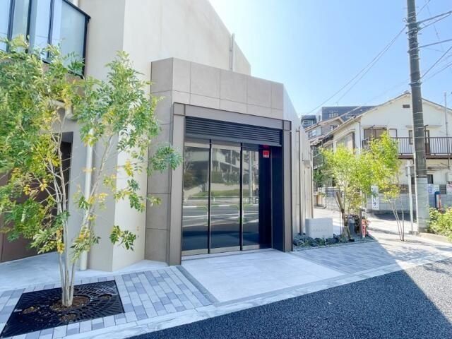 �y�G���g�����X�z�@