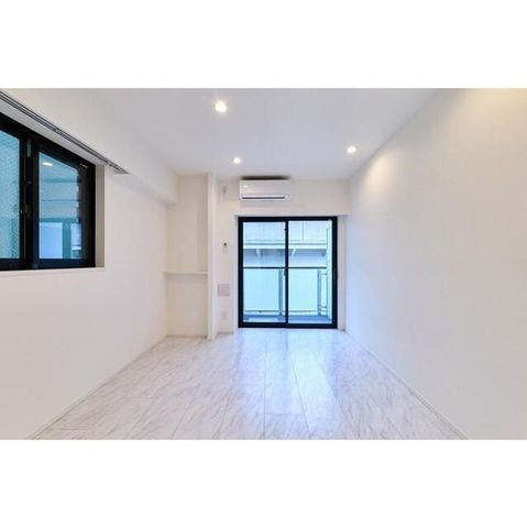 �y���ԁE���r���O�z�@