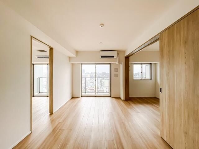 �y���ԁE���r���O�z�@