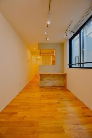 �y���ԁE���r���O�z�@