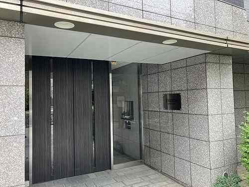 �y�G���g�����X�z�@