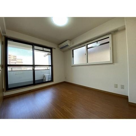 �y���ԁE���r���O�z�@