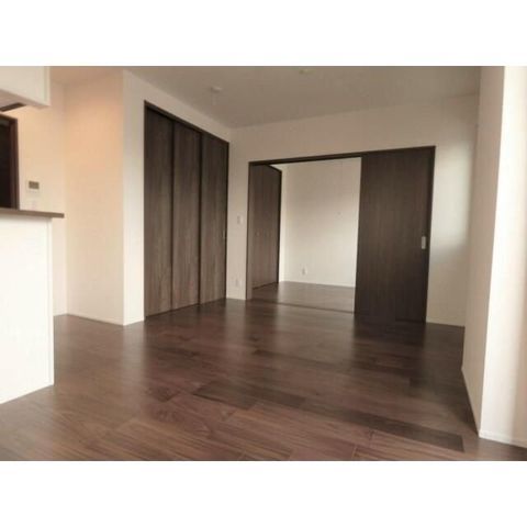 �y�����E���r���O�z�@