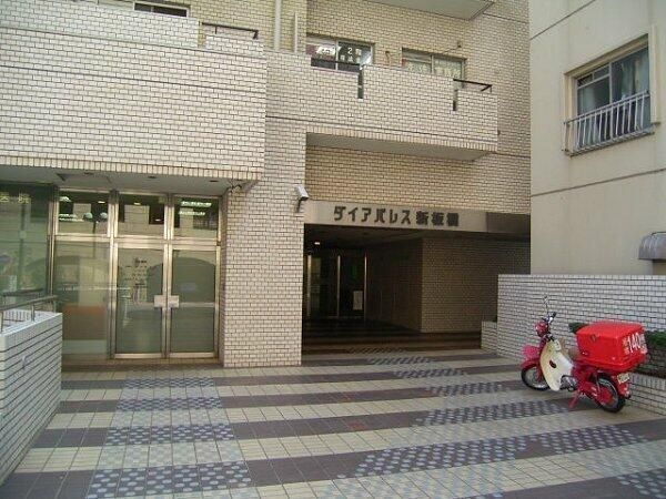 �y�G���g�����X�z�@