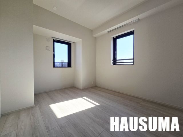 �y�����E���r���O�z�@